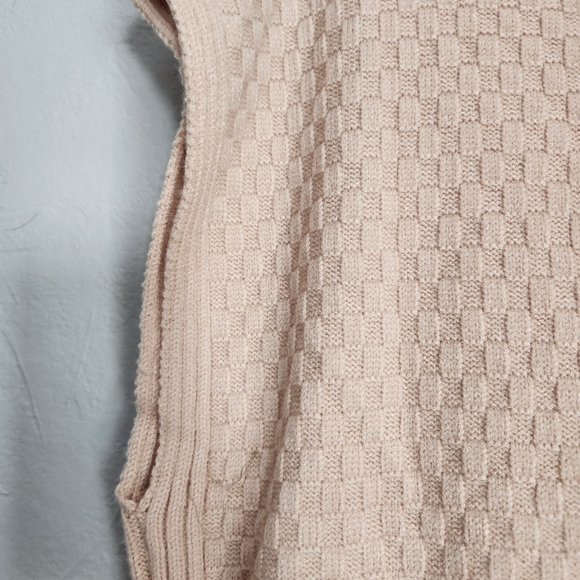 V Neck Sweater Vest - Picture 5 of 8